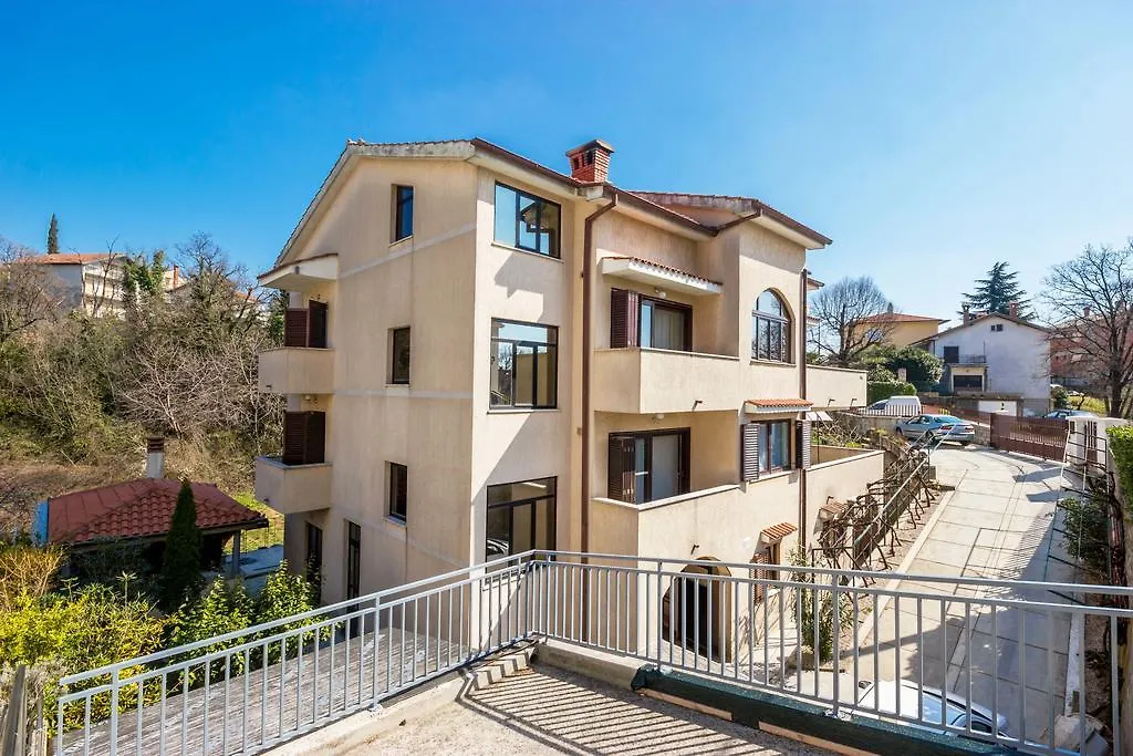 Cozy And Modern Apartment Kastav Croatia