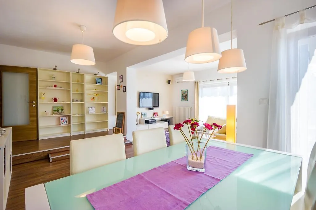 Cozy And Modern Apartment Kastav