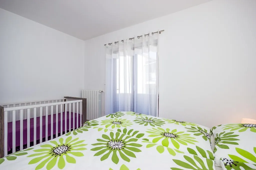 Cozy And Modern Apartment Kastav